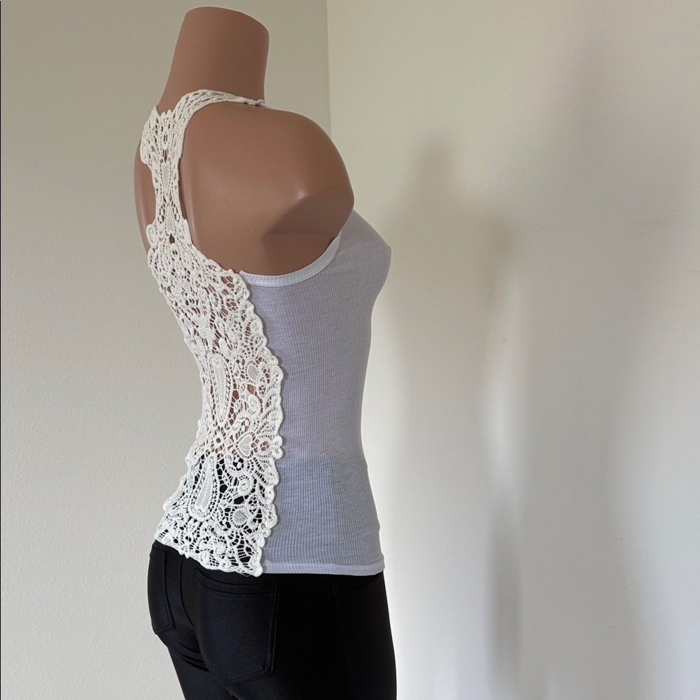 Elegant White Lace Back Women's Top one size - Picture 6 of 10